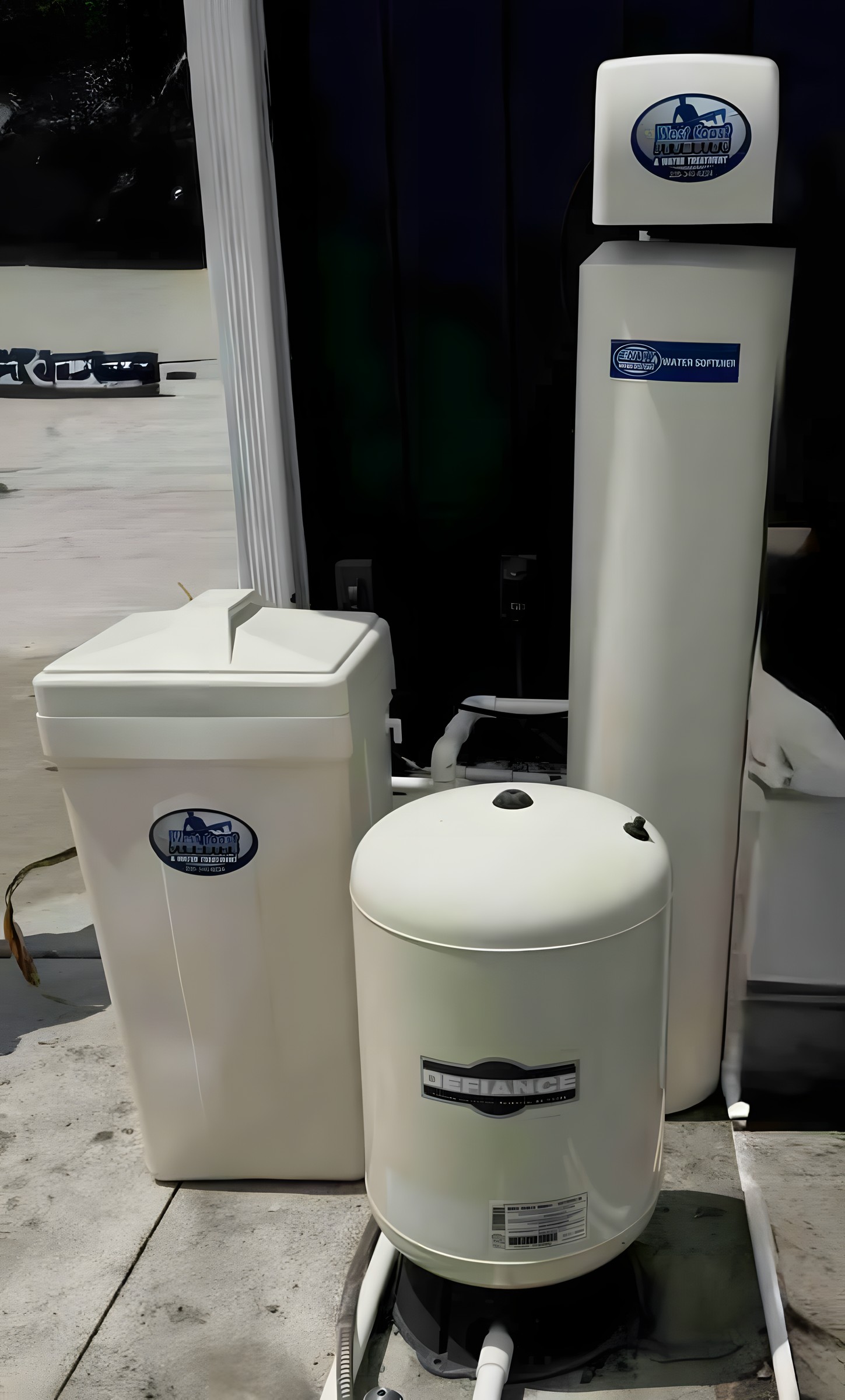 Iron filter tank and pressure tank installation